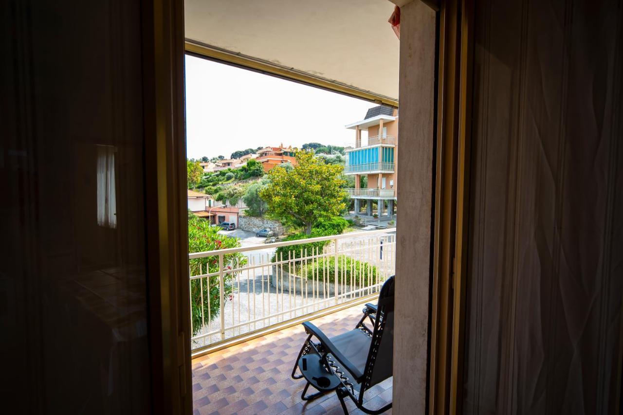 La Casa Di Vittoria Apartment San Lorenzo al Mare Exterior photo